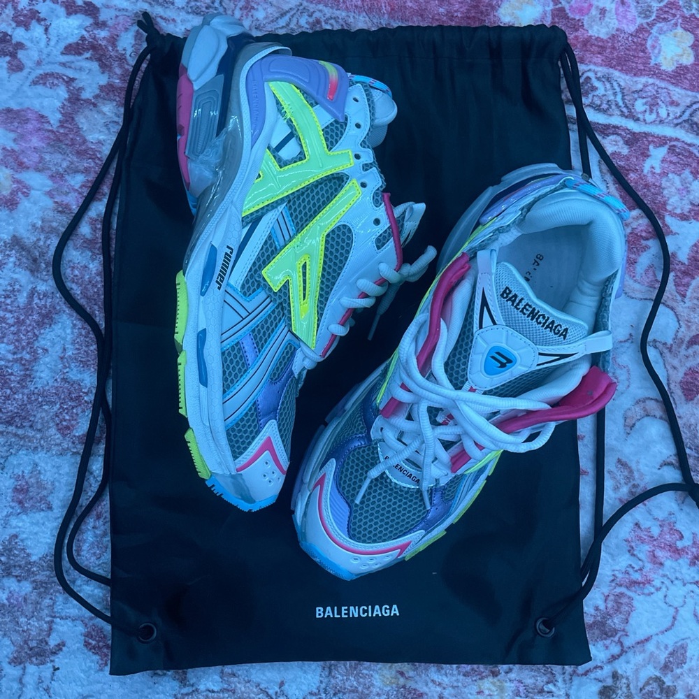 Balenciaga Runners - Picture 8 of 8